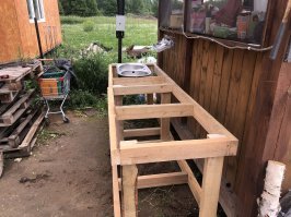 Я из лиственницы сделал столешницу жене на улицу, ну а потом еще и дочке)