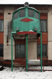 Это кабина тепловоза ТЭЗ в роли тренажёра по автотормозам, депо Коломыя, Украина.