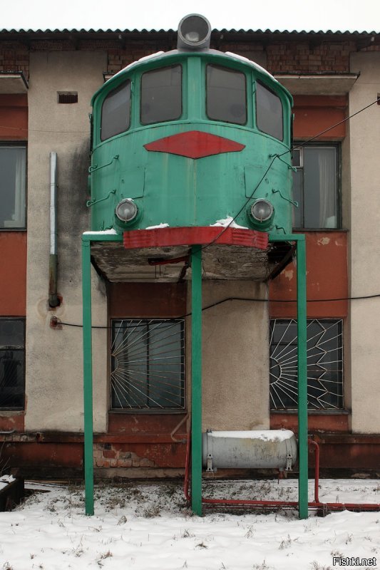Это кабина тепловоза ТЭЗ в роли тренажёра по автотормозам, депо Коломыя, Украина.