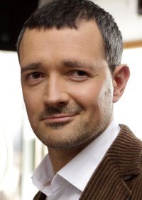 рулон обоев...