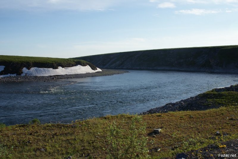 Фото, честно натырены, но все с моего края. Ну и видео о полезности прогулок в зимний период в условиях крайнего севера.