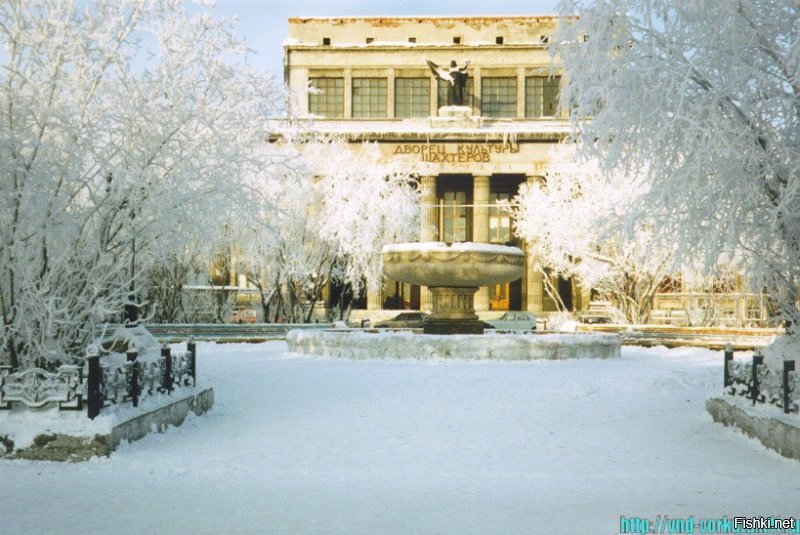 Фото, честно натырены, но все с моего края. Ну и видео о полезности прогулок в зимний период в условиях крайнего севера.