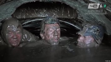 Все в шоколаде: чиновницу, опубликовавшую селфи в ванне из нефти, попросили быть скромнее