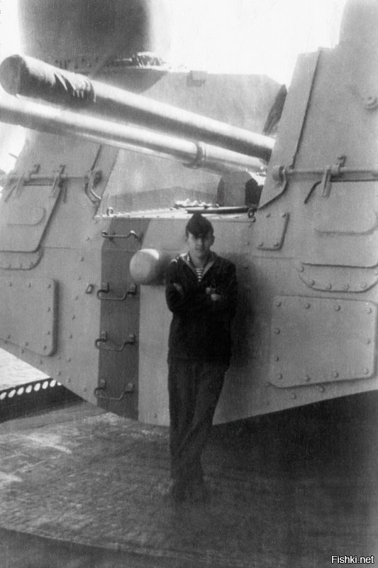 Северный флот.Североморск. Июль 1985 год. 
Практика на крейсере пр. 68-бис. "Александр Невский"
Курсанты штурманского факультета ВВМУПП им Ленинского Комсомола.