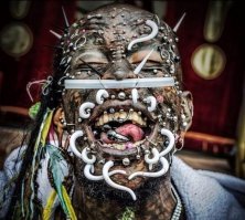 Дикое племя в лесах Амазонии в объективе бразильца