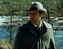 И сдохнуть на болотах, как и тот, кто мазал собаку фосфором и при этом делал все остальное. А, и варил кофе в своем доме только собственноручно!