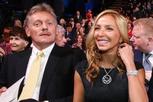 "Это возмутительно! У меня жена-американка, а Вова доверяет мне все свои секреты." - Д.Песков, секретарь самого.