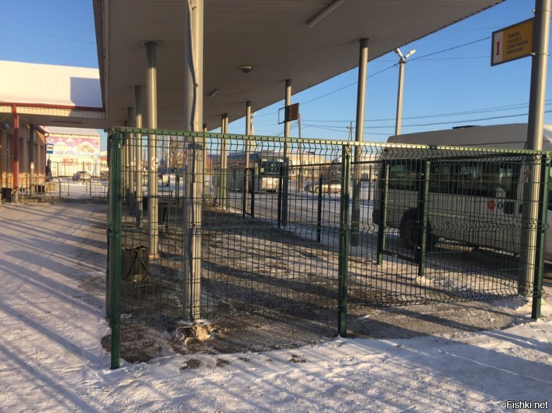 таки-хто бы говорил. вот в тюмени - остановка траспорта, оборудованная по последнему российскому антитеррористическому слову.