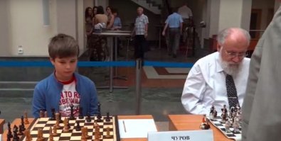 А этот не гений?

"В России обнаружили, возможно, самого молодого миллионера. Уже в четыре года он смог позволить себе элитную двухэтажную квартиру стоимостью примерно в 500 млн. рублей в районе так называемой золотой мили. Подросток оказался внуком судьи Конституционного суда Бориса Эбзеева..."