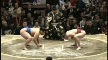 Была гифка, где этот же победитель, успевал вылетающему подзатыльника для скорости припечатать.