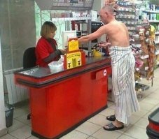 Из бани за добавкой в соседний магаз забежал, делов то. . .