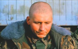 Чувак в короне на Бомбу из ДМБ похож