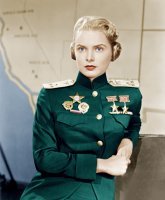 Классные все же фотики были в 40-е годы: и  цвета хорошо передавали, и размерчик 7000 х 6000 тоже без проблем!