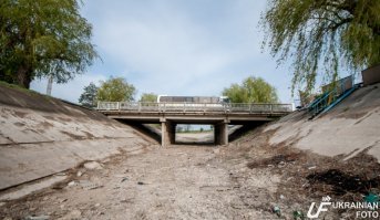 "Без воды", Фредерик Дарши Уиссо - победитель в категории "Вода, равенство и устойчивость доступа"  (С) А такая фотография не прокатывает, там нет афро-африканца.