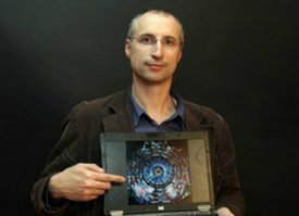 Мне одному кажется, что он на Джобса похож?