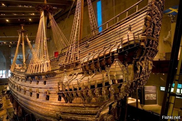 Вот реально сохранившийся корабль викингов - Васа.