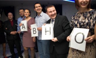 По стремлению к понтам скорее азиаты. Хотя пост -