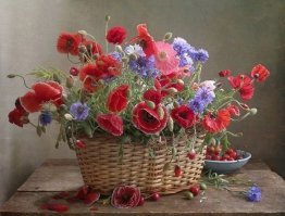 Конечно, талант. И очень часто - дополнительное образование. Чтобы человек понимал, что с чем сочетается и смог увидеть в ерунде сочетаемые цвета и вещи. Здесь даже не поможет и то, что фотограф супер-профессионал. Это выглядит, словно взяли и накидали всего - вы попробуйте. Увидите, что не получится с первого раза. Либо вы - талант :) 

Обожаю фотографии красивых натюрмортов и прекрасно понимаю, что талант не только сделать фото и хорошо его обработать, но и сделать "вкусную" композицию, чтобы цвета и предметы сочетались. Поверьте, это дело не 10 минут.