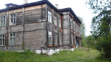 Школа в п.Гимолы, работала до 2007.