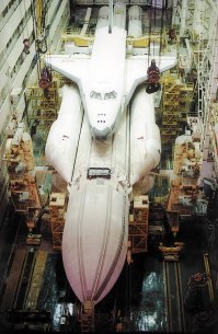 Тут то же обрушилось из-за ошибки проектирования ангара.

по ссылке ещё фото
и статья на тему того, что произошло