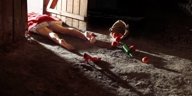 А дочка в ресторан приперлась сама и в 12 часов превратилась в тыкву........