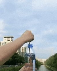 Компьютерная графика, ибо движение тел в инерциальной системе отсчета происходит прямолинейно и равномерно - первый закон Ньютона. 
Даже с учетом силы притяжения движение будет происходить по параболе, но ни при каких условиях, в инерциальной системе отсчета движение не будет происходить по спирали.