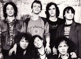 Эта Ария уже в новом составе. Не к месту.Вот "АРИЯ" в самом начале своей творческой карьеры.