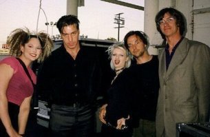 Раммштайн ещё с бабами... Действительно, раритет.