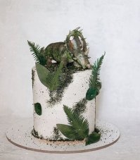 Добавлю красивых тортиков от семейной кондитерской из Латвии milukitchen