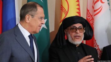 Вам за какой период? 20 век, да и 21 слишком насыщен событиями, давай те из сегодняшнего дня:



те самые талибы которые поставляли оружие и людей в Чечню,  ну и у них вообще на руках много всяких дел, эта та самая организация которую  Верховный Суд России признал террористической организацией 14.02.2003. Теперь они частые гости в столице нашей родины. Еще факты или начнете читать историю?