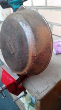 молодцы... я тоже люблю в правильную стезю руки приложить... вот реанимация чугунной сковородки, лежала на балконе больше 20 лет