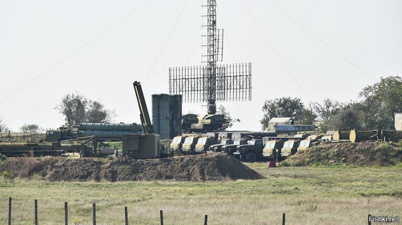 Системы С-500 испытали в Сирии

В Сирии прошли проверку важнейшие элементы российской системы ПВО С-500 «Прометей». При тестировании были выявлены определенные проблемы в работе техники, но их удалось быстро устранить. Испытания уже закончены и признаны успешными, рассказали «Известиям» источники в Минобороны и военно-промышленном комплексе.
От безотказной работы пункта боевого управления и нового всевысотного радара-обнаружителя С-500 во многом зависит эффективность всей системы, отмечают военные эксперты.