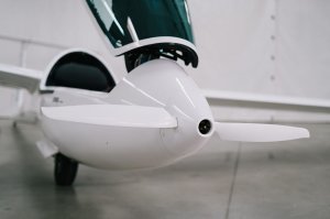 ты совсем дурачок? видимо с FES ты не знаком... ты хоть раз на планере летал что бы свои экспертные высеры писать? он летает на планере LS8-e. ЭТО САМЫЙ НАСТОЯЩИЙ ПЛАНЕР. да с небольшим электродвигателем и складным винтом.