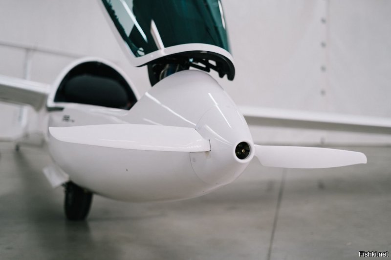 ты совсем дурачок? видимо с FES ты не знаком... ты хоть раз на планере летал что бы свои экспертные высеры писать? он летает на планере LS8-e. ЭТО САМЫЙ НАСТОЯЩИЙ ПЛАНЕР. да с небольшим электродвигателем и складным винтом.