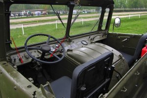 Служил в армии, в подчинении было 6 штук. Стрелками указано - где упиралось, рост 191