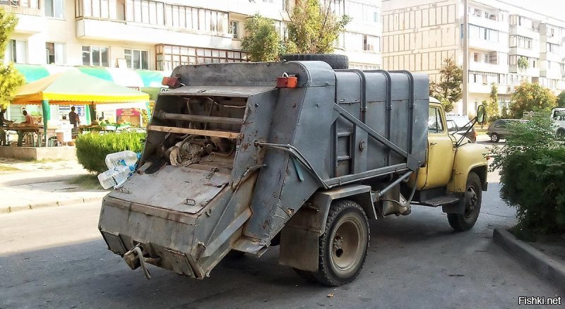 Да только "ГАЗончики"  и возили мусор, а у автора какие-то мечты, насчёт "ЗиЛ"а...