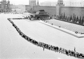 Зачем же таскать? Сатанисты сами идут....