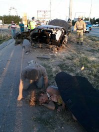 Авария дня. В Астрахани водитель уходил от погони и влетел в столб