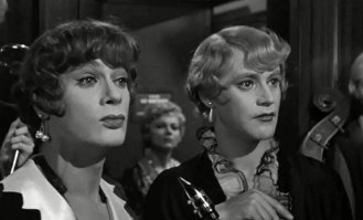 Папа - Тони Ли Кёртис. Джо / Джозефина в "В джазе только девушки".