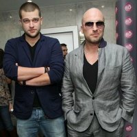 Да таких "совпадений" жопой жри...
И бОльшей частью детки в "обойме" только благодаря имени и связям своих родителей.