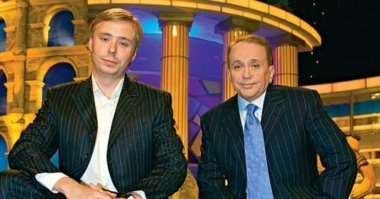 Да таких "совпадений" жопой жри...
И бОльшей частью детки в "обойме" только благодаря имени и связям своих родителей.