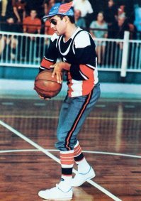 Баскетбольный болельщик выиграл миллион рублей одним точным броском