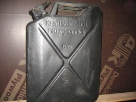 Ну это прям очень сильном меняет дело.   сходите в пост - нет там ни орлов ни свастики.