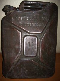 Как появилась канистра для топлива с тремя ручки