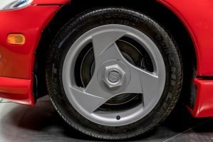 Судя по состоянию тормозных дисков она проехала не 34 мили, а 34 000 миль в режиме тапка в пол и торможение в пол