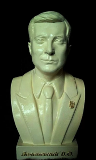 Ну вам, дорогой товарищ, видимо этот больше по душе...  
Почем за штуку берут? Пару гривен?