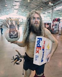 Тот момент, когда в здание зашел какой-то бомж, а его приняли за косплейера ))