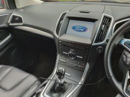 Шесть лет уже езжу на самых разных "прулях", но никогда не приходило в голову утверждать что кто-то идиот потому-что у него машина не с тем рулём.