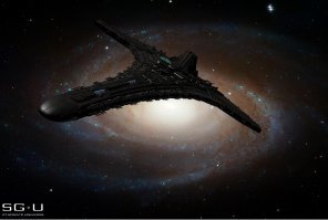 для меня восторг был - видеть корабль Древних, несущийся через огромные пространства неизвестно куда тысячи лет. пустой и полностью автоматический. к источнику сигнала искусственного происхождения.
Древние давно забросили его, вознеслись и уже пребывают в виде чистой энергии. Люди попадают на него через Врата и являются лишь мошками в несущейся к своей цели махине.