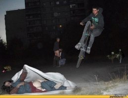 13  работ мастера фотошопа, который все двоякие просьбы клиентов превращает в шуточки